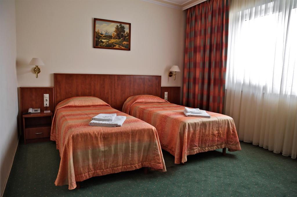 Hotel Lukacs Superior Kazincbarcika Rom bilde